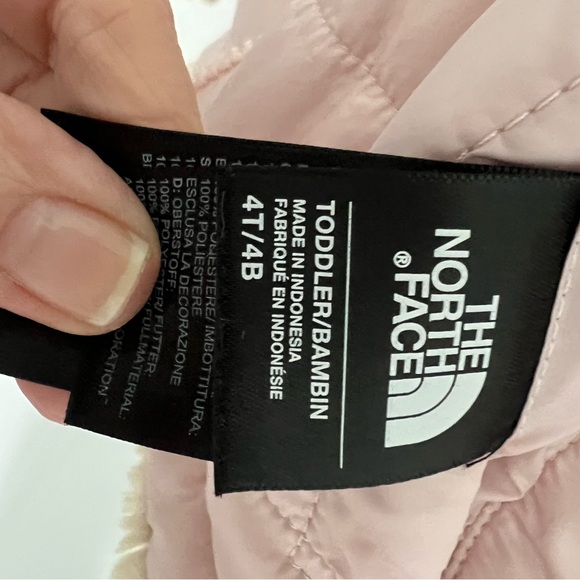 The North Face Little Girl, hooded, reversible jacket, 4T - Picture 5 of 5